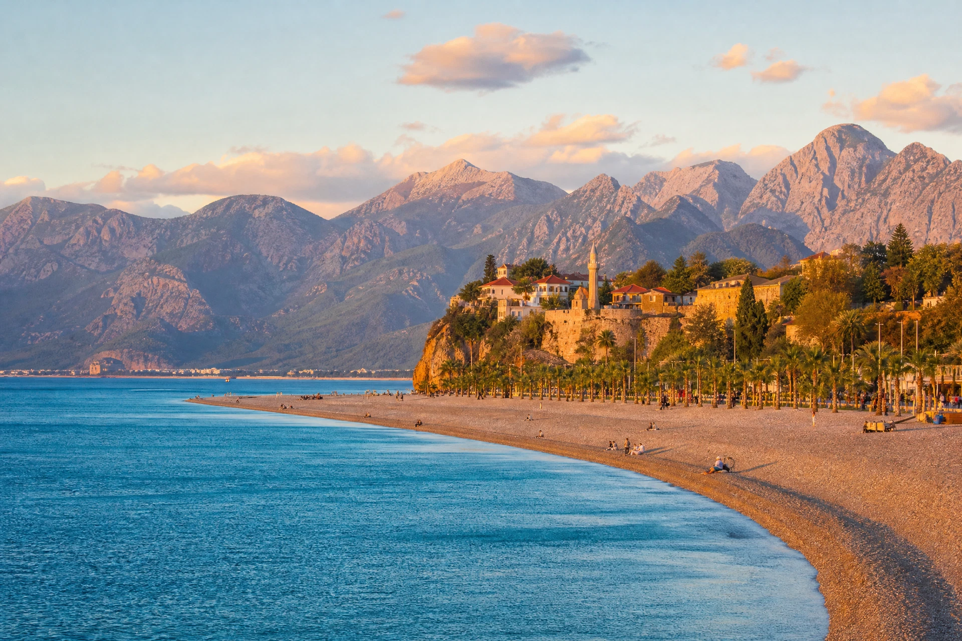 Antalya Tatil Rehberi: Plajlar, Şelaleler ve Tarihi Yerler