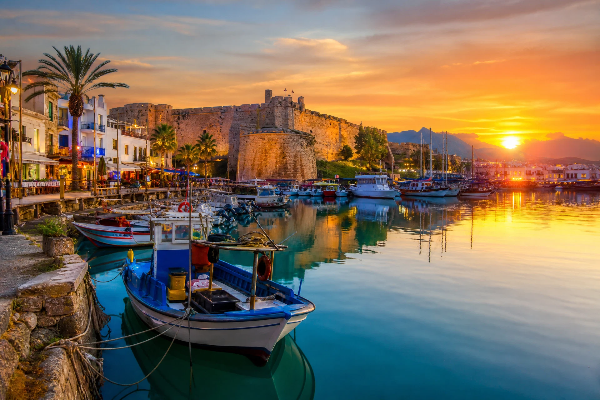 Kıbrıs Tatil Rehberi 2025: Ne Zaman Gidilir, Nerede Kalınır, Ne Yenir?