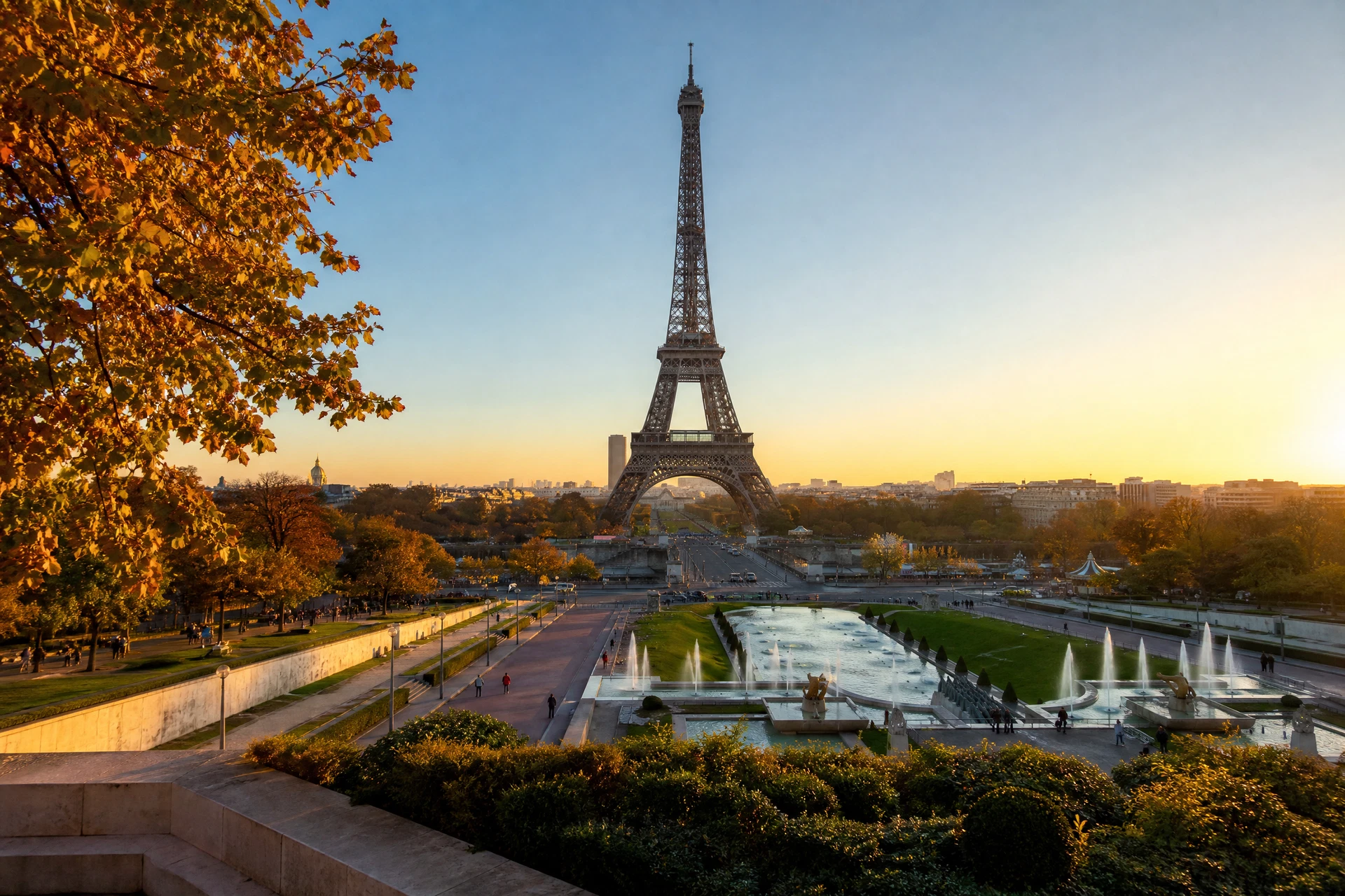 Paris Tatil Rehberi: Eyfel Kulesi, Louvre ve Romantik Şehir