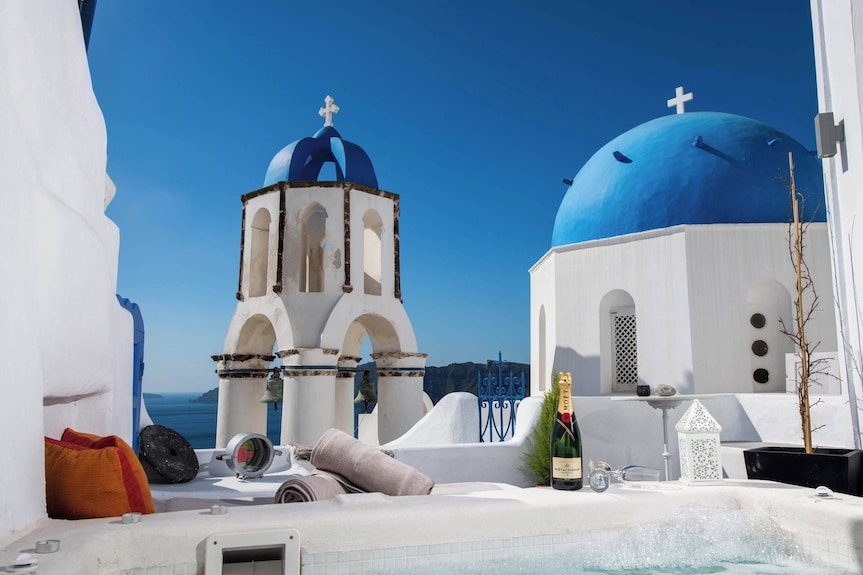 Grace Hotel Santorini 4